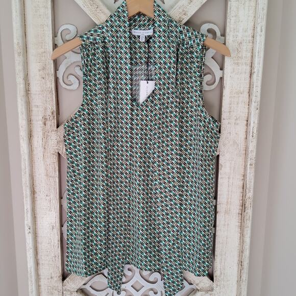 Maison D'Amelie Women's Sleeveless Tie V-Neck Top in Green Geo Print - Picture 12 of 13